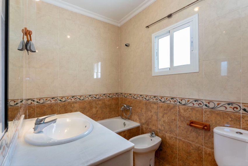 R5012299-Villa-For-Sale-Coin-Detached-3-Beds-120-Built-12