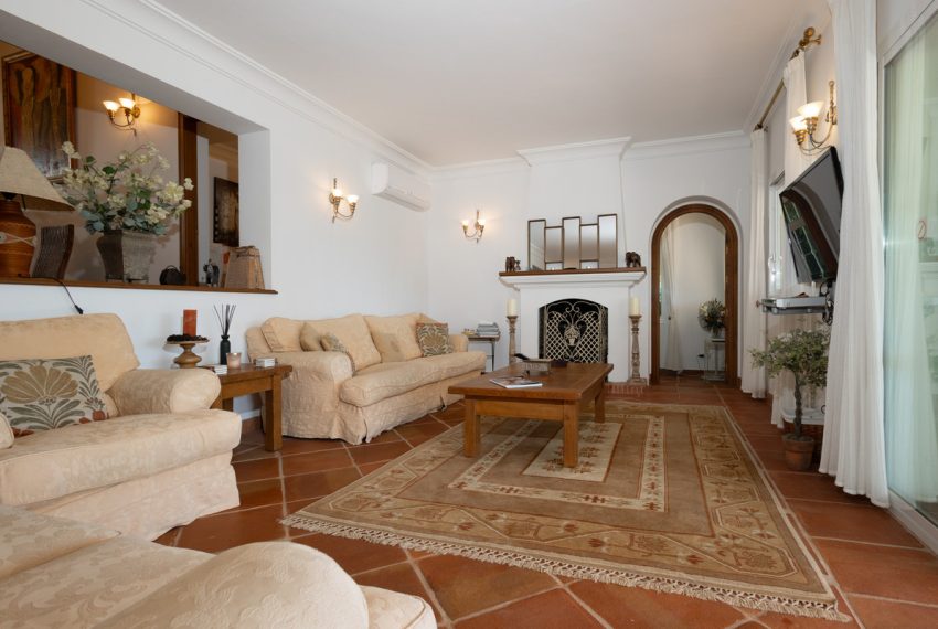 R5012335-Villa-For-Sale-Guadalmina-Alta-Detached-4-Beds-260-Built-1