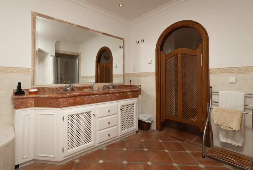 R5012335-Villa-For-Sale-Guadalmina-Alta-Detached-4-Beds-260-Built-13