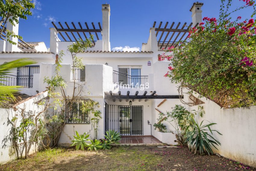 R5013697-Townhouse-For-Sale-Nueva-Andalucia-Terraced-3-Beds-168-Built-1