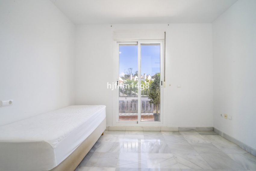 R5013697-Townhouse-For-Sale-Nueva-Andalucia-Terraced-3-Beds-168-Built-10