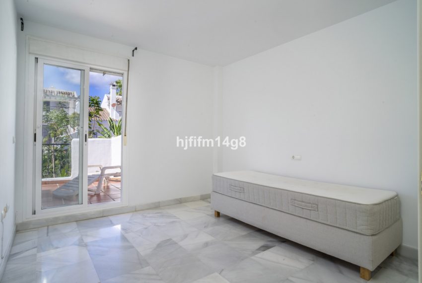 R5013697-Townhouse-For-Sale-Nueva-Andalucia-Terraced-3-Beds-168-Built-12