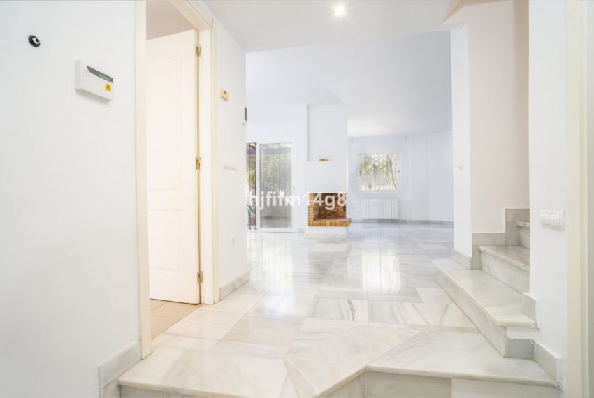 R5013697-Townhouse-For-Sale-Nueva-Andalucia-Terraced-3-Beds-168-Built-14