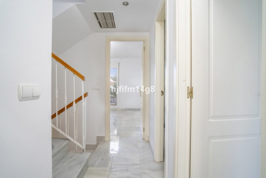 R5013697-Townhouse-For-Sale-Nueva-Andalucia-Terraced-3-Beds-168-Built-18