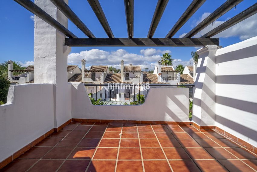 R5013697-Townhouse-For-Sale-Nueva-Andalucia-Terraced-3-Beds-168-Built-2