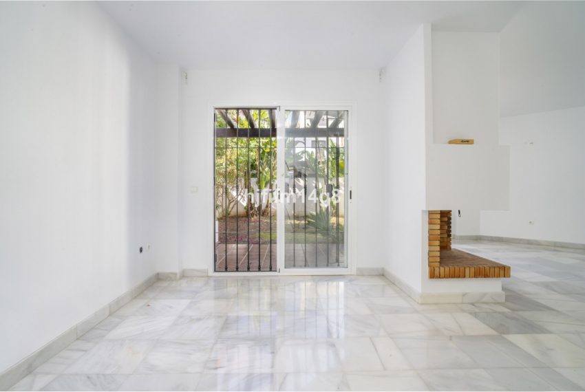 R5013697-Townhouse-For-Sale-Nueva-Andalucia-Terraced-3-Beds-168-Built-4