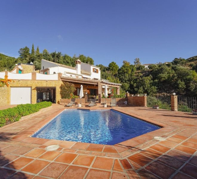 R5014327-Image 1-Detached - 5 Beds - 371 Built