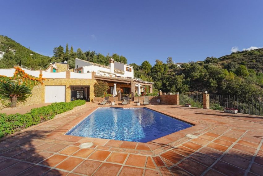 R5014327-Villa-For-Sale-Mijas-Detached-5-Beds-371-Built