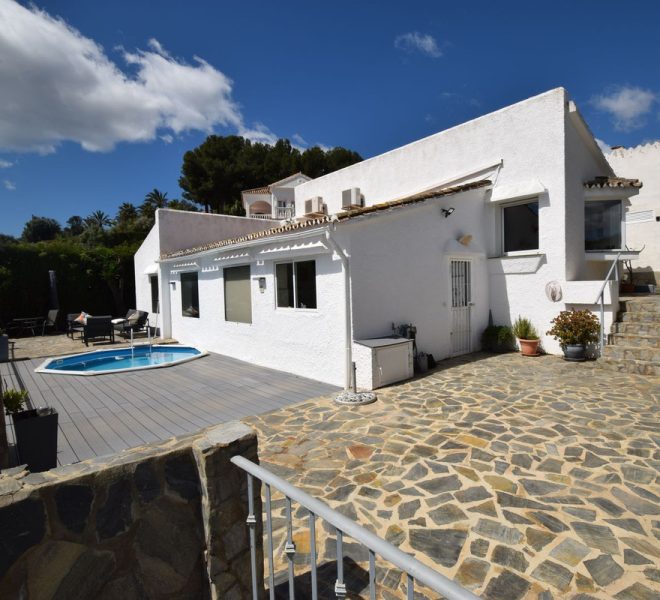 R5014687-Image 1-Detached - 2 Beds - 129 Built