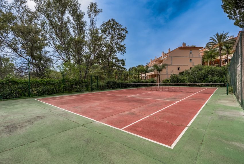 R5015758-Apartment-For-Sale-Nueva-Andalucia-Ground-Floor-2-Beds-266-Built-5