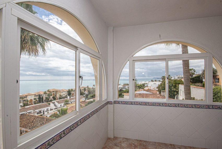 R5015998-Villa-For-Sale-Estepona-Detached-4-Beds-238-Built-10
