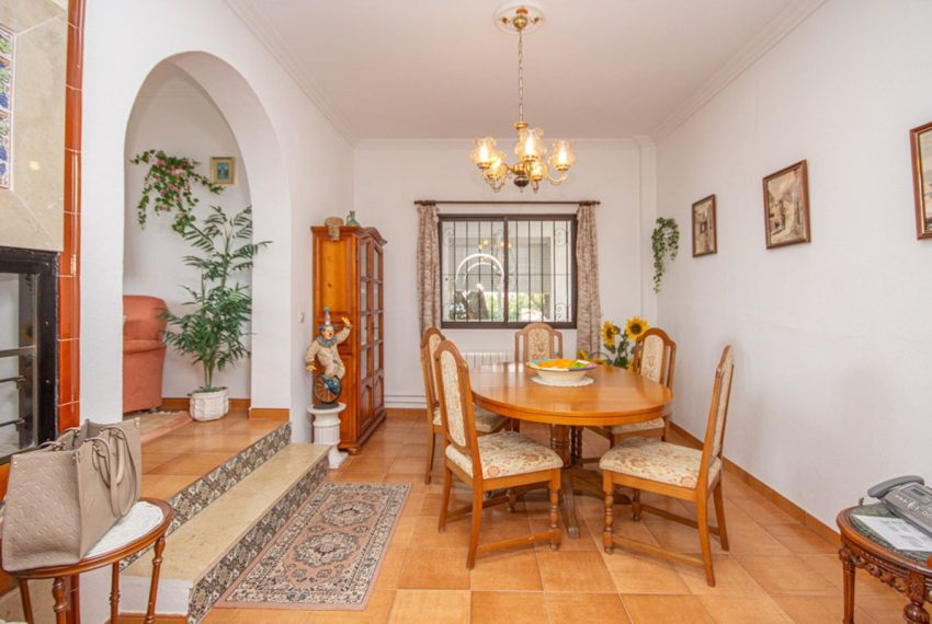 R5015998-Villa-For-Sale-Estepona-Detached-4-Beds-238-Built-14