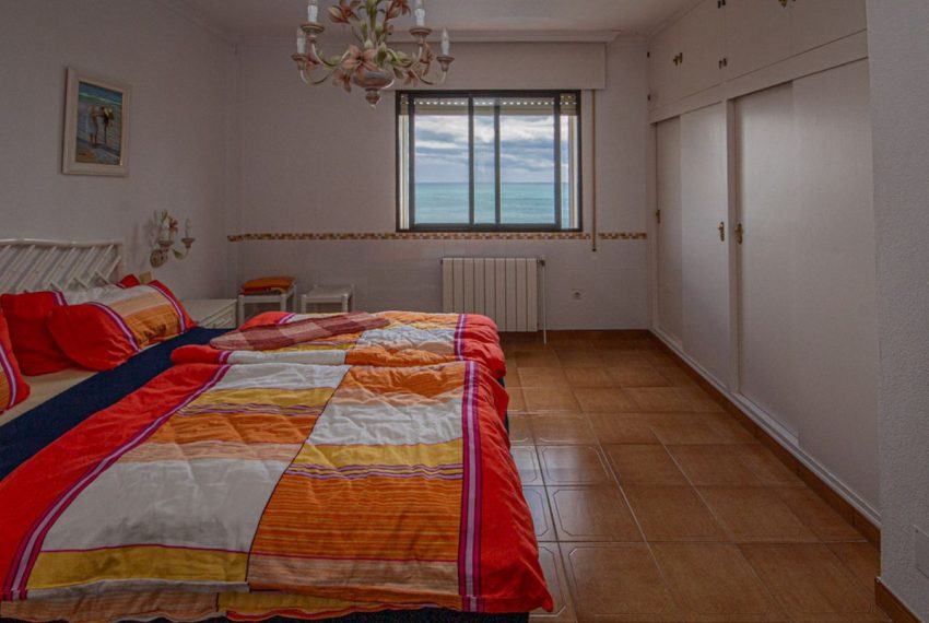 R5015998-Villa-For-Sale-Estepona-Detached-4-Beds-238-Built-17