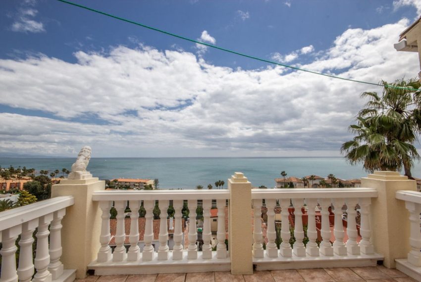 R5015998-Villa-For-Sale-Estepona-Detached-4-Beds-238-Built-3
