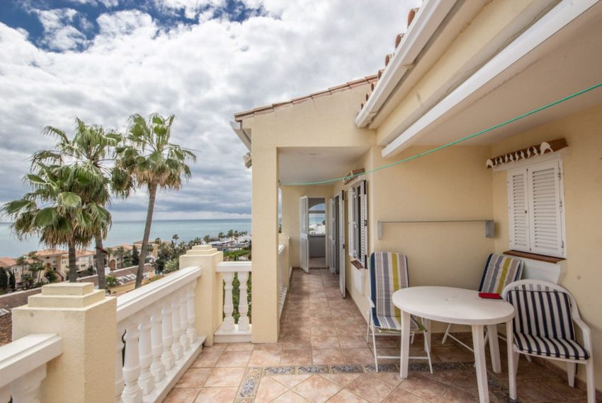 R5015998-Villa-For-Sale-Estepona-Detached-4-Beds-238-Built-5