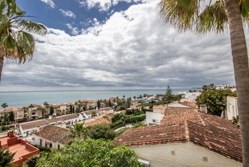 R5015998-Villa-For-Sale-Estepona-Detached-4-Beds-238-Built-9