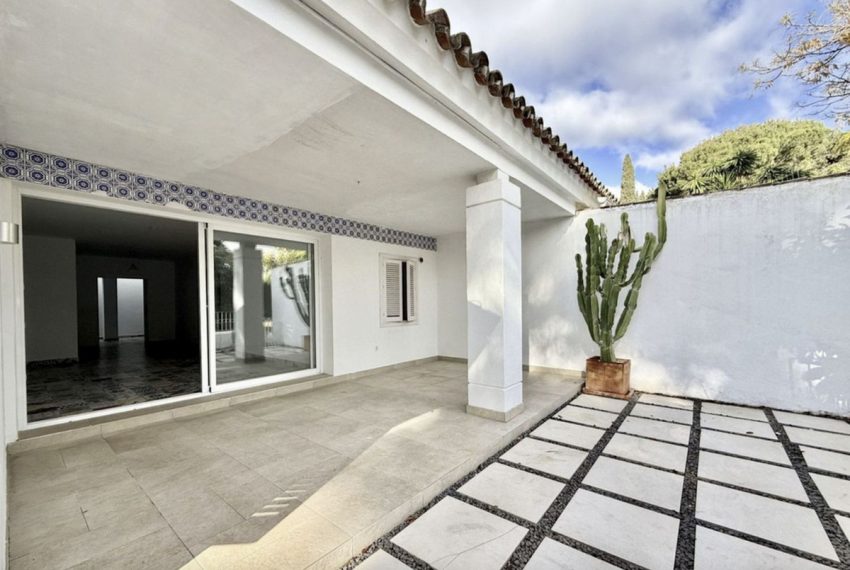 R5016001-Townhouse-For-Sale-Puerto-Banus-Terraced-3-Beds-150-Built-3