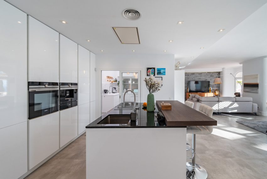 R5016589-Apartment-For-Sale-The-Golden-Mile-Middle-Floor-2-Beds-212-Built-1