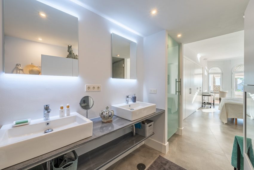 R5016589-Apartment-For-Sale-The-Golden-Mile-Middle-Floor-2-Beds-212-Built-17