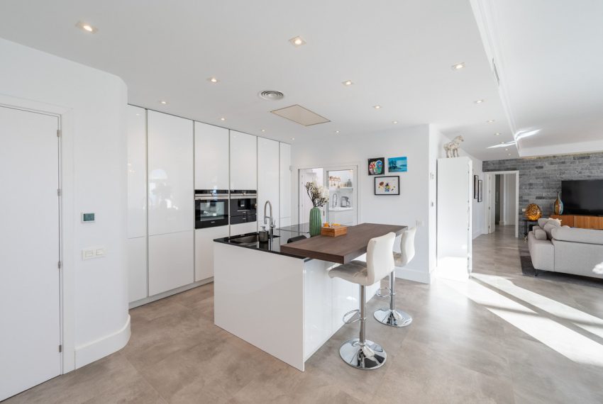 R5016589-Apartment-For-Sale-The-Golden-Mile-Middle-Floor-2-Beds-212-Built-3