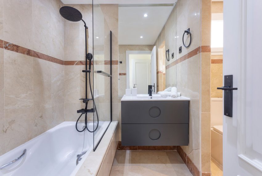 R5016661-Apartment-For-Sale-Estepona-Penthouse-2-Beds-100-Built-12