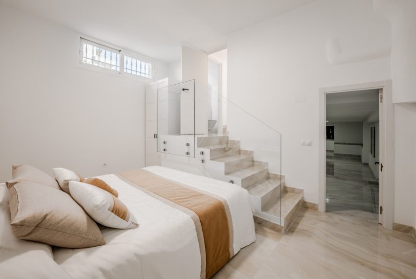 R5017051-Townhouse-For-Sale-Nueva-Andalucia-Terraced-4-Beds-310-Built-11