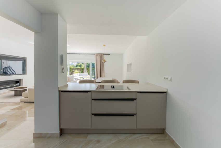 R5017051-Townhouse-For-Sale-Nueva-Andalucia-Terraced-4-Beds-310-Built-4