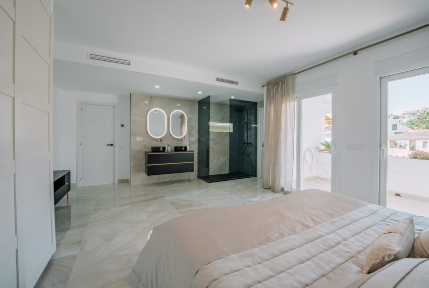 R5017051-Townhouse-For-Sale-Nueva-Andalucia-Terraced-4-Beds-310-Built-6