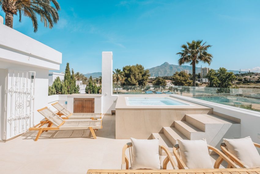 R5017051-Townhouse-For-Sale-Nueva-Andalucia-Terraced-4-Beds-310-Built