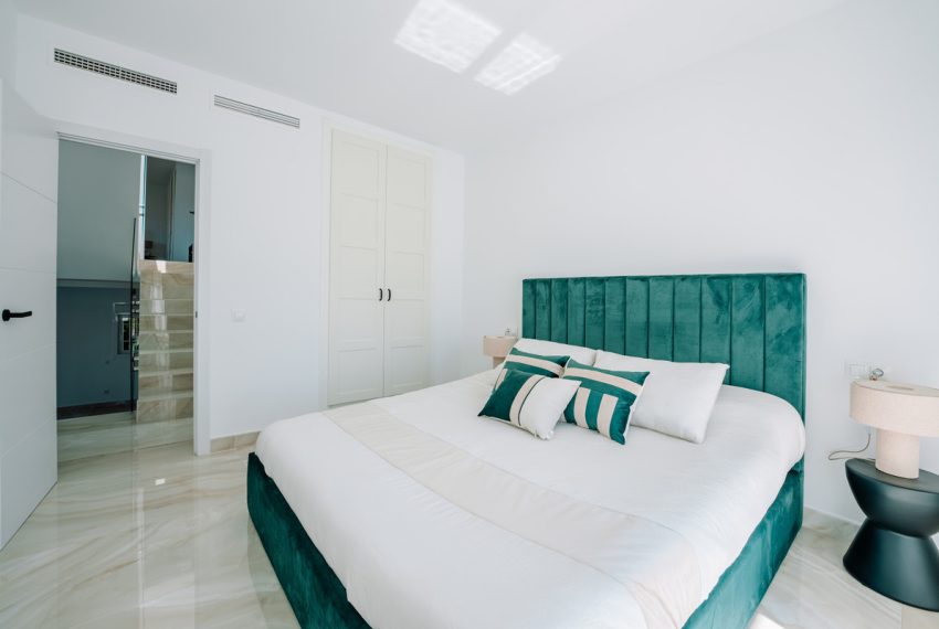 R5017051-Townhouse-For-Sale-Nueva-Andalucia-Terraced-4-Beds-310-Built-9
