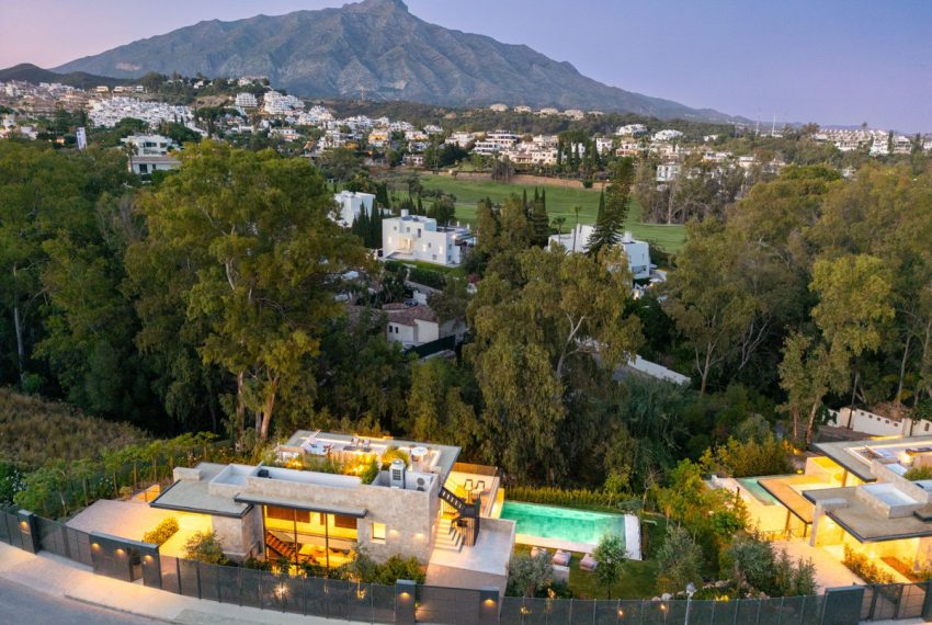 R5017135-Villa-For-Sale-Nueva-Andalucia-Detached-6-Beds-785-Built