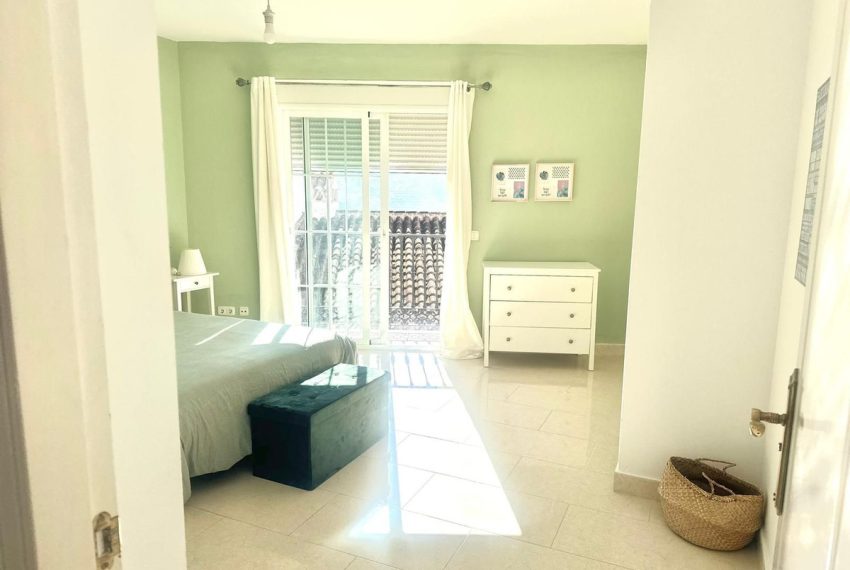 R5017267-Villa-For-Sale-Ojen-Detached-4-Beds-340-Built-16