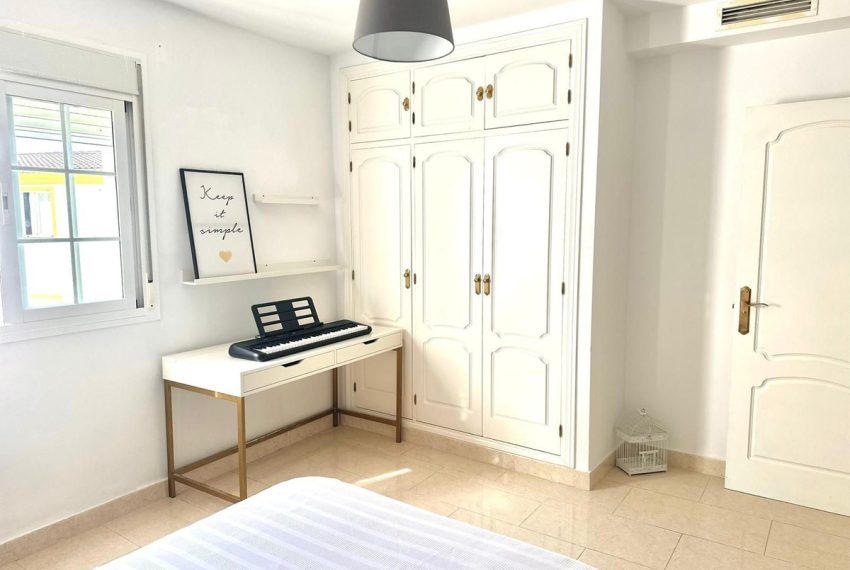 R5017267-Villa-For-Sale-Ojen-Detached-4-Beds-340-Built-8