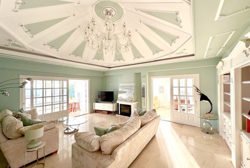 R5017348-Villa-For-Sale-Estepona-Detached-6-Beds-275-Built-16