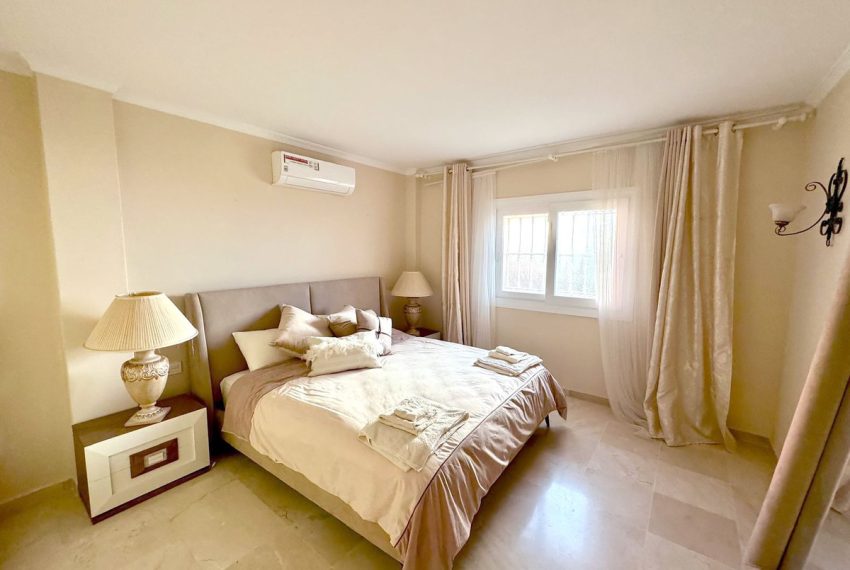 R5017348-Villa-For-Sale-Estepona-Detached-6-Beds-275-Built-17