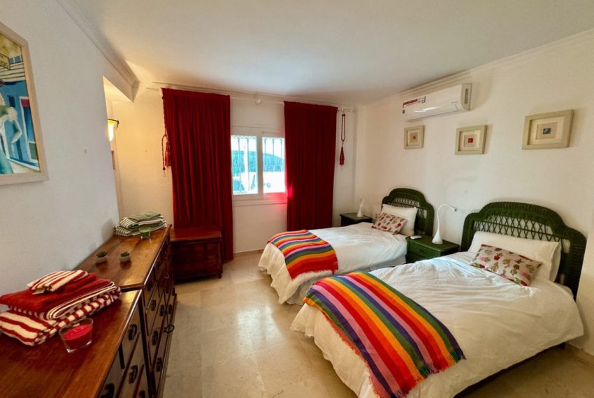 R5017348-Villa-For-Sale-Estepona-Detached-6-Beds-275-Built-18