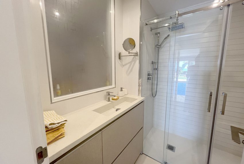 R5017348-Villa-For-Sale-Estepona-Detached-6-Beds-275-Built-19