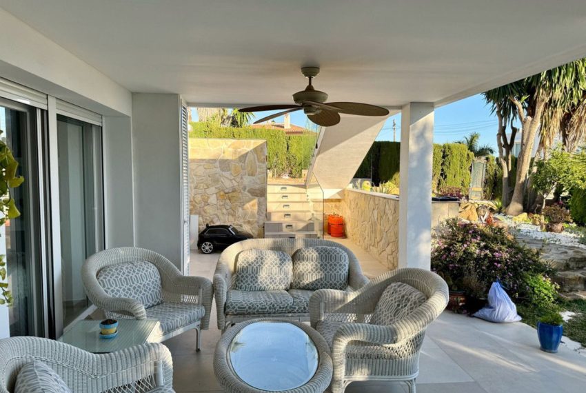 R5017348-Villa-For-Sale-Estepona-Detached-6-Beds-275-Built-5