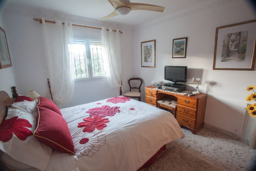 R5017591-Villa-For-Sale-Estepona-Finca-4-Beds-343-Built-17