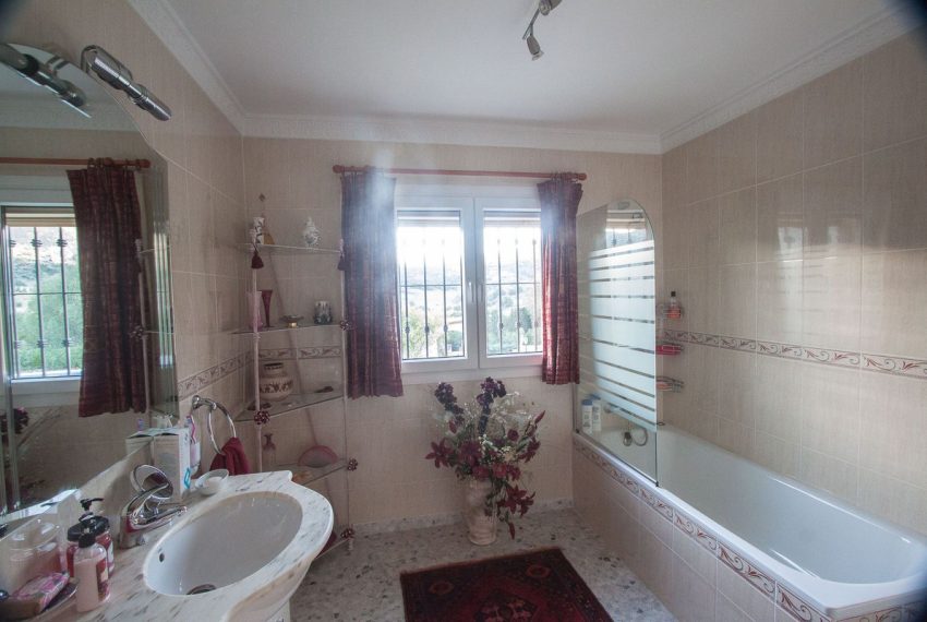 R5017591-Villa-For-Sale-Estepona-Finca-4-Beds-343-Built-19