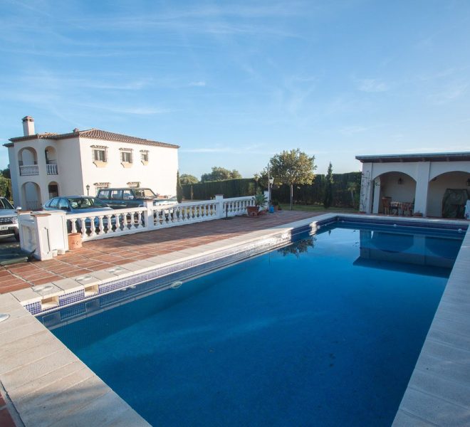 R5017591-Image 1-Finca - 4 Beds - 343 Built