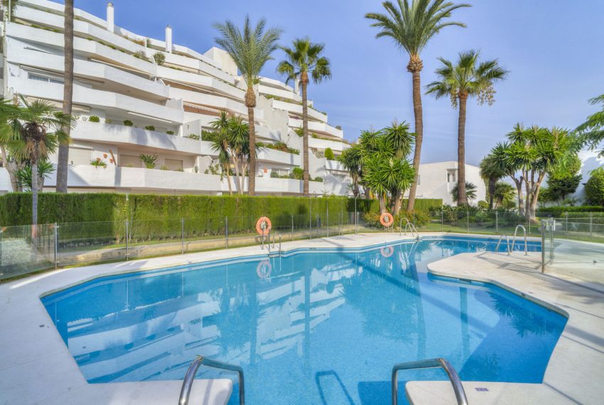 R5018095-Apartment-For-Sale-Nueva-Andalucia-Middle-Floor-2-Beds-101-Built