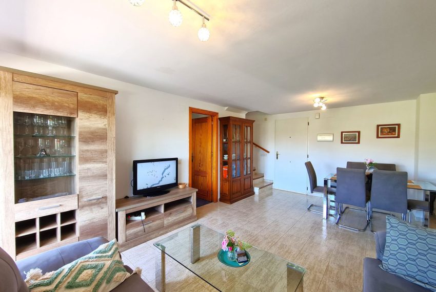 R5018458-Villa-For-Sale-Estepona-Semi-Detached-3-Beds-115-Built-2