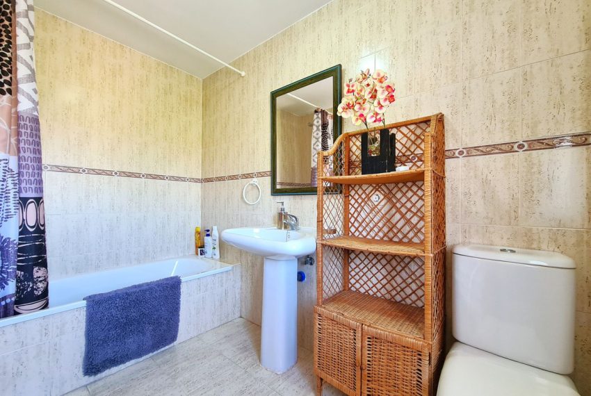 R5018458-Villa-For-Sale-Estepona-Semi-Detached-3-Beds-115-Built-5