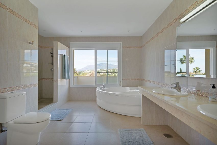 R5018464-Villa-For-Sale-El-Paraiso-Detached-4-Beds-501-Built-10