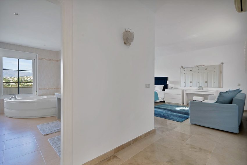 R5018464-Villa-For-Sale-El-Paraiso-Detached-4-Beds-501-Built-9