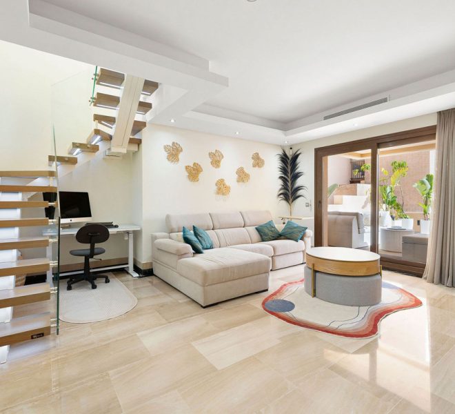 R5018767-Image 1-Penthouse - 4 Beds - 320 Built