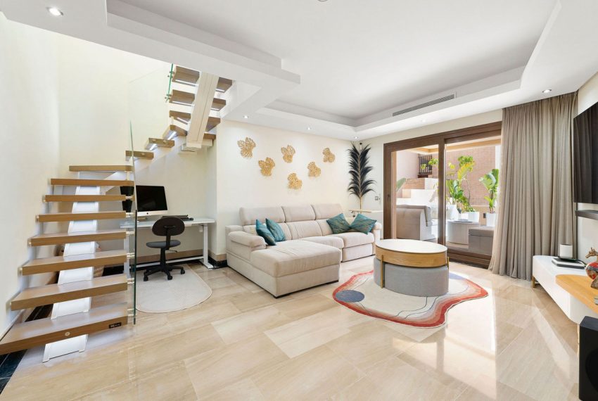 R5018767-Apartment-For-Sale-Estepona-Penthouse-4-Beds-320-Built