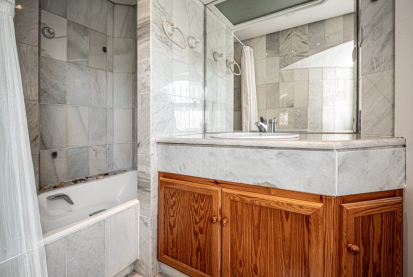 R5018857-Townhouse-For-Sale-Sierra-Blanca-Terraced-3-Beds-169-Built-19