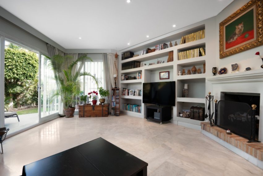 R5018857-Townhouse-For-Sale-Sierra-Blanca-Terraced-3-Beds-169-Built-3